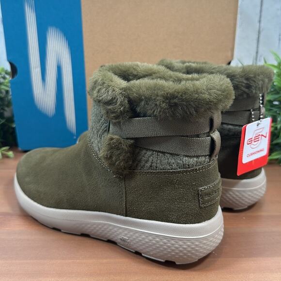 Skechers On the GO Wide Width Winter Gleam City Water Repellent Suede Boots - Picture 4 of 10